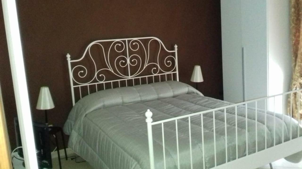 サレルノ Casa Family & Friends Bed & Breakfast エクステリア 写真
